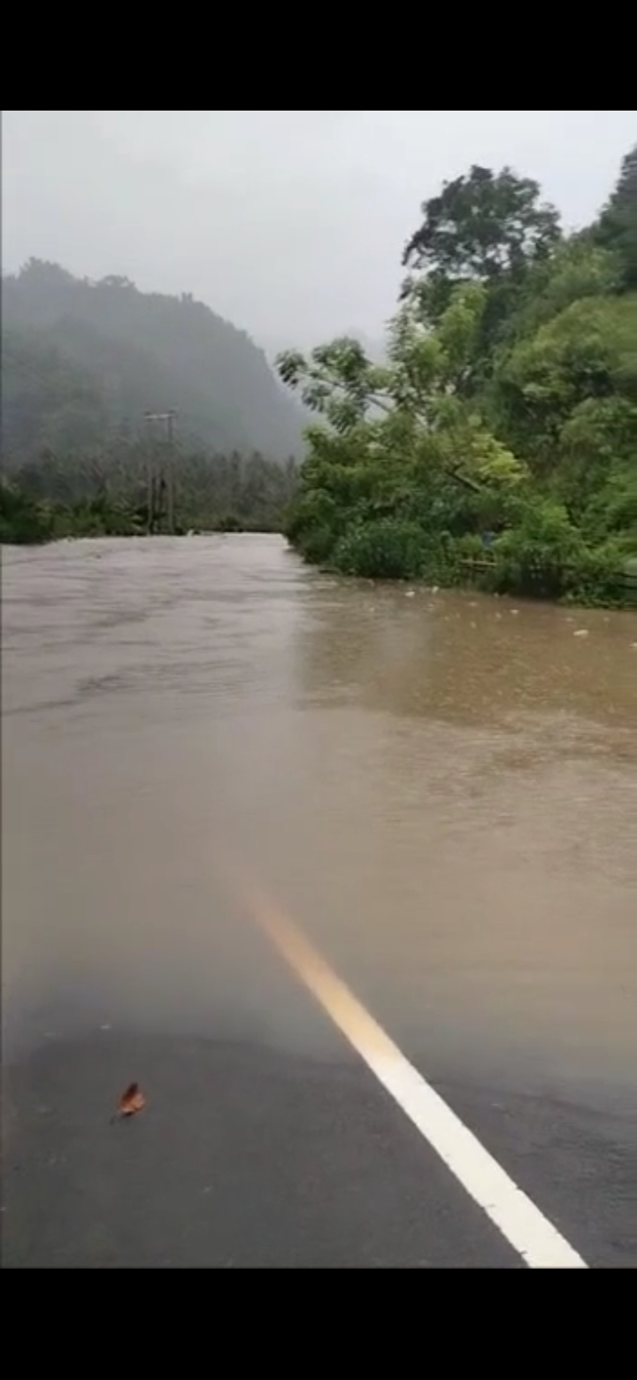 Hujan Deras Melanda Mamuju, Tujuh Titik di Dua Kecamatan Terendam Banjir