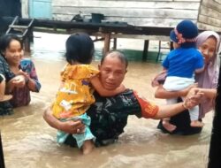 Terjebak Banjir, Begini Aksi Heroik Prajurit Kodim Mamuju Selamatkan Warga